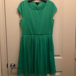 Greeeeeeennnn flowy dress